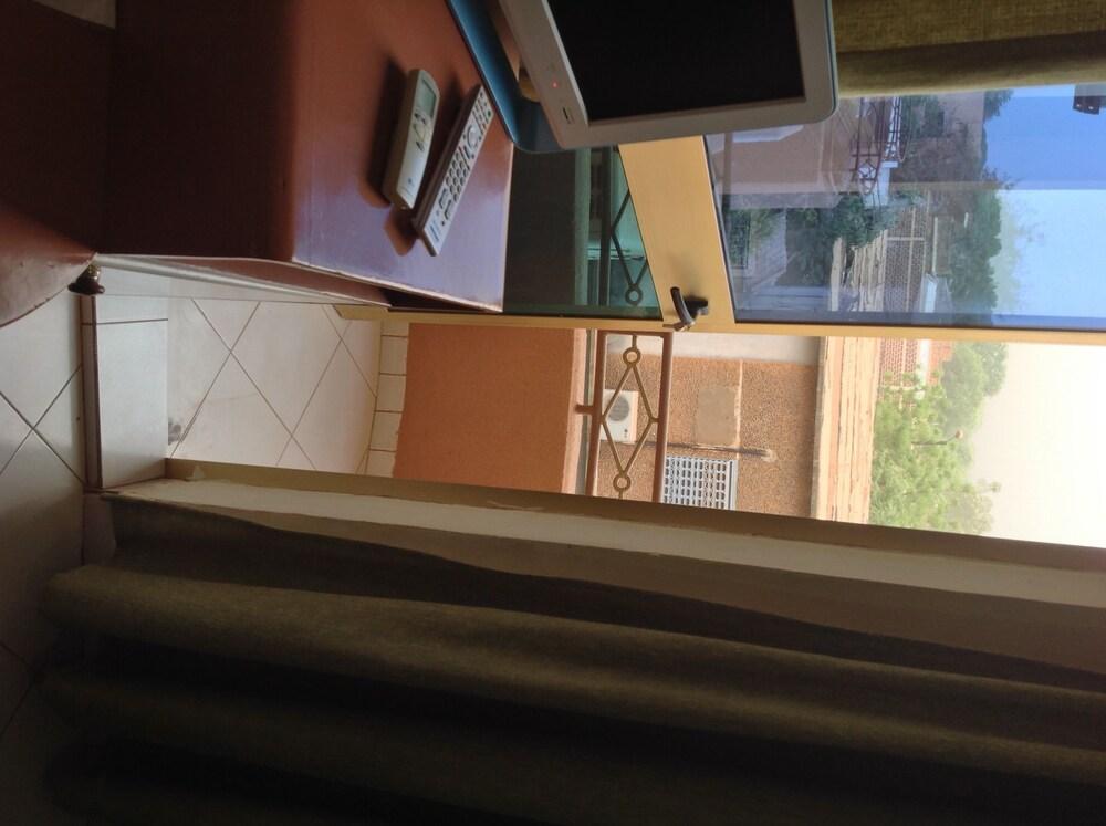 Faso Hotel ワガドゥグー エクステリア 写真