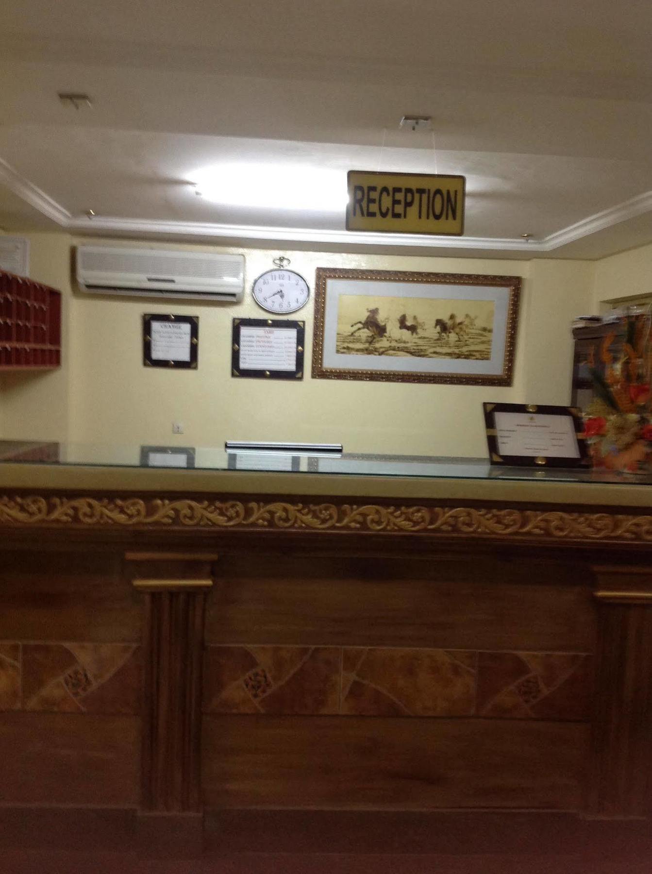 Faso Hotel ワガドゥグー エクステリア 写真