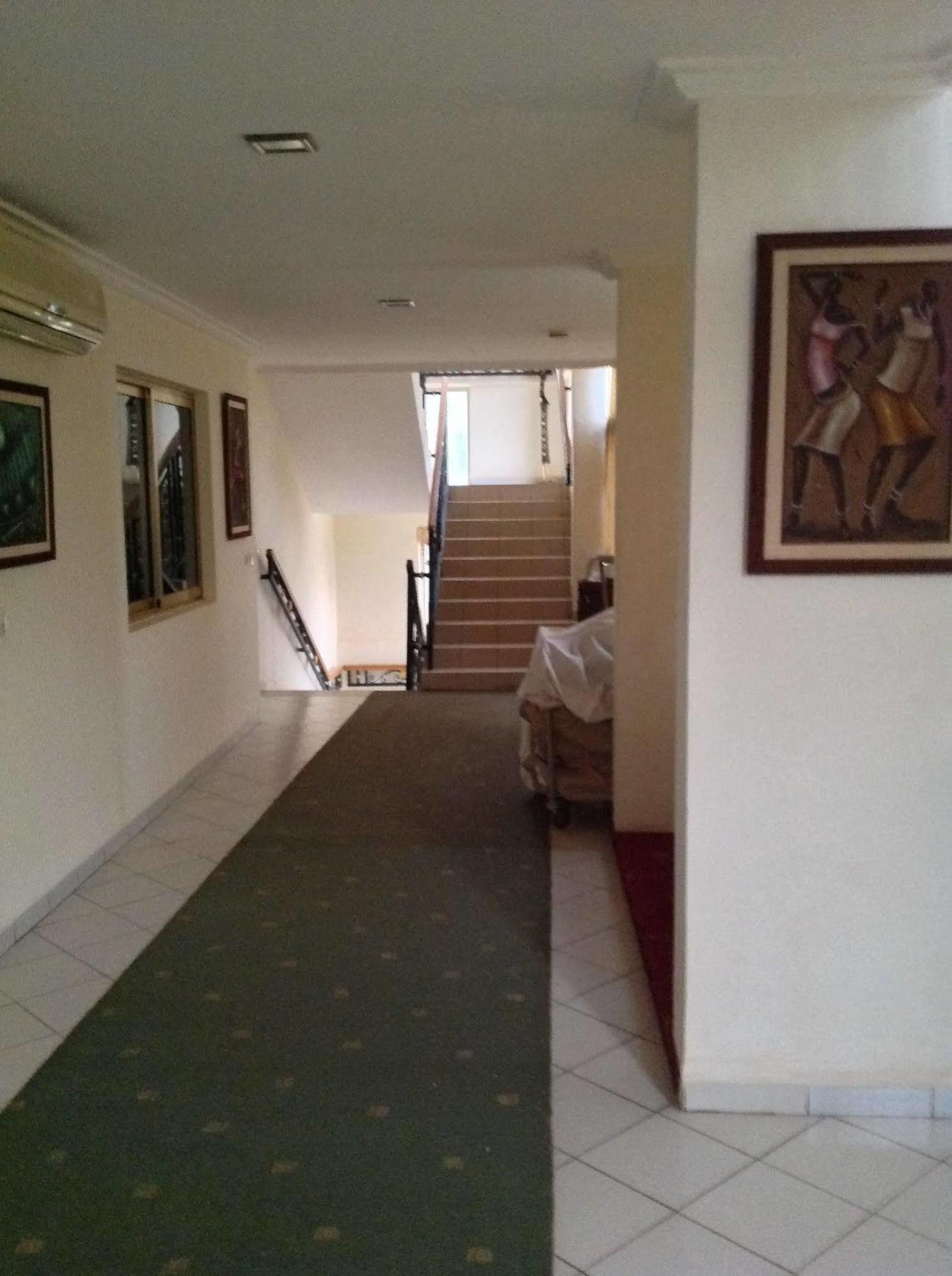Faso Hotel ワガドゥグー エクステリア 写真